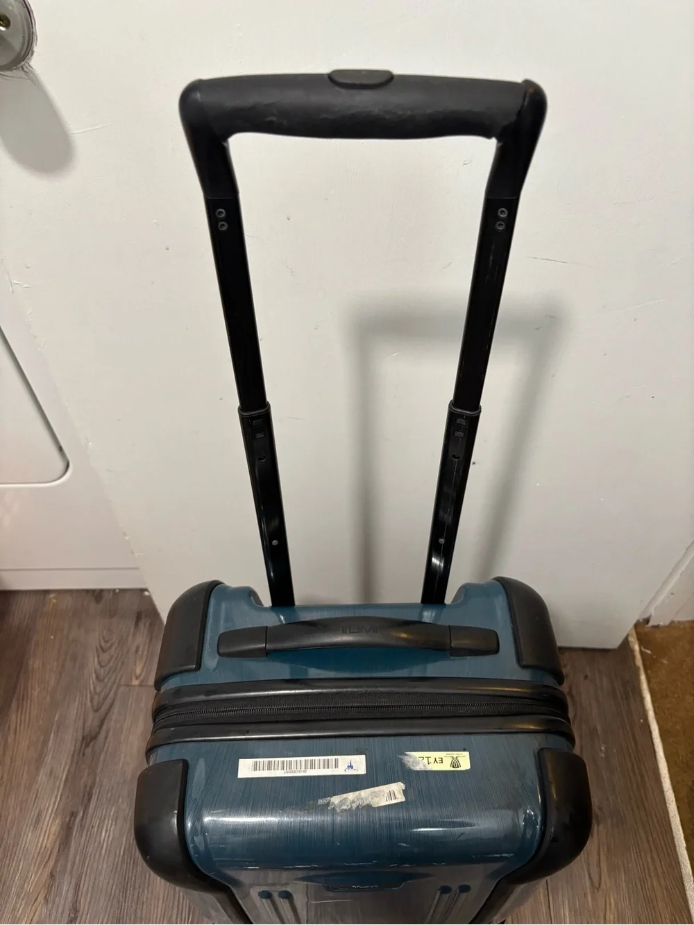 Tumi Vapor 21 in Continental Carry-On Hardcase Spinner Luggage Dark Teal *AS IS*